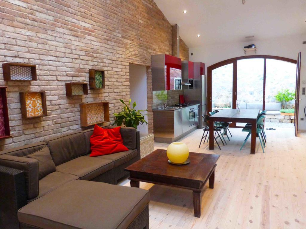 Casa Vella Del Panta Pension Riudecanyes Buitenkant foto